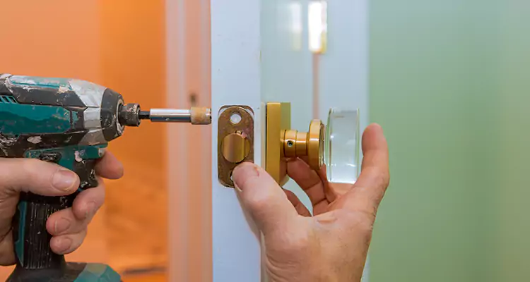 Broken Door Knob Fix in Antioch, CA