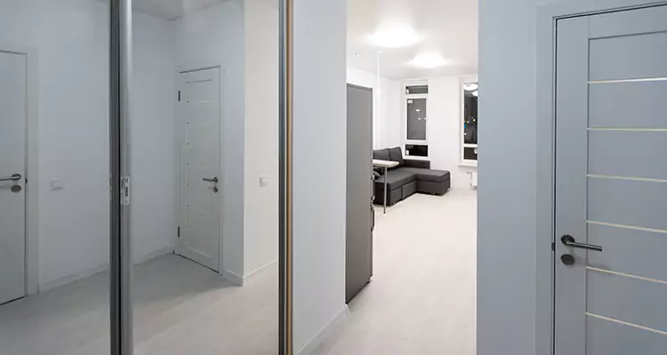 Modern Mirrored Closet Doors Repair in Antioch, CA