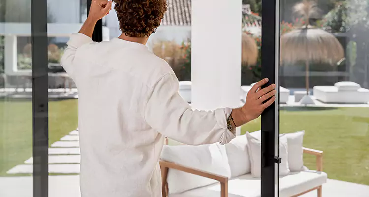 Sliding Screen Door Maintenance for Closing Issues in Antioch, CA